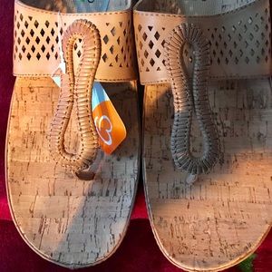 Bare Traps, Chinda Sandals